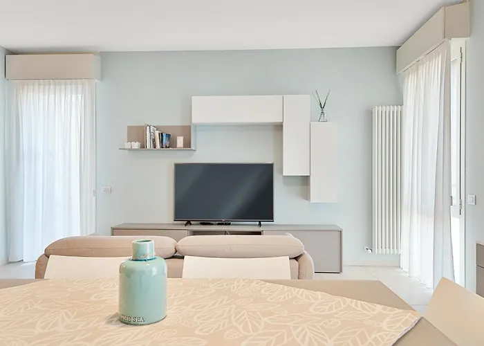 Levante Di Pregio, Terrazza E Vista Panoramica Sul Mare E La Citta * Βιαρέτζιο